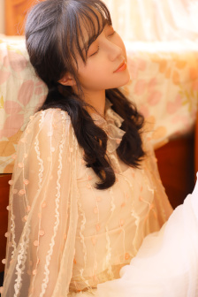 年轻的女教师免费观看